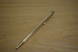 A Sheaffer Targa 1007 Classic ballpoint pen in gold plated geometric pattern