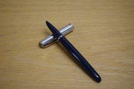 A Parker 51 MKII aerometric fill fountain pen in navy blue with flighter cap with single gold cap