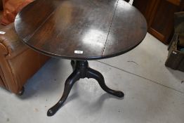 A 19th Century mahogany drop leaf pedestal table, wdith 80cn