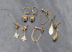 A small selection of yellow metal earrings including 3 pairs and 2 oddments, approx 3g
