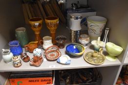 A group of ceramic table ware, to include a Hornsea vase, a Dartmouth potteryjug, a Lovatts