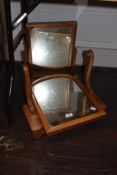 A late 19th / early 20th oak dressing table mirror, h46cm, sold together with a walnut dressing