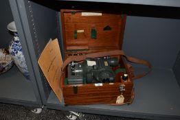 A Pilot Balloon Telescope with original box and instruction manual, the telescope mounted so that it