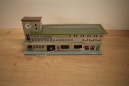 A Marklin pre-war tin plate HO scale Station, length 34cm, height 14cm, depth 12cm
