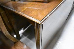 An early 20th Century oak gateleg dining table