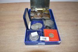 An Isle of Man One Pound Piece, sold together with a Isle of man silver jubilee coin, a Gold