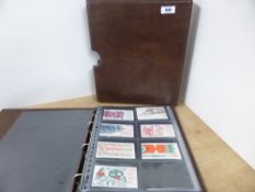 GREAT BRITAIN BOOKLETS BOOKLETS - COLLECTION OF FOLDED BOOKLETS (APX 75) IN ALBUM Fine clean