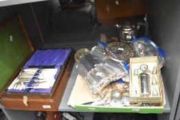 A oak canteen containing various stainless steel cutlery, having working lock and key, A/F, sold