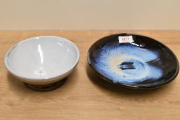 Pea Top Pots(David Donaldson) , two decorative studio pottery dishes, each of circular form with