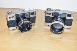 Two Fujica 35 Auto M cameras with Fujinon-R1:2,8 4.7cm lenses