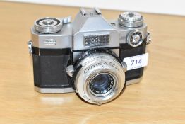 A Zeiss Ikon Contraflex Super camera with a Tassar 1:2,8 50mm lens