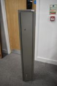 A 3-gun, gun cabinet by Brattonsound Engineering with two keys 20cm x 22cm x 130cm