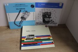 A lot of three albums by Billy Bragg - as per the photos - light sleeve but overall VG+ copies