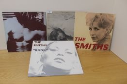 A lot of four Smiths records with 2 albums and 2 x 12' singles as in the photos - VG+