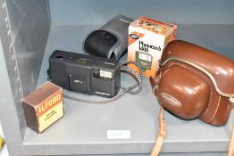 A vintage Zeiss Ikon 'Colora' camera with brown carry case, sold together with a electronic 1400