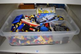 Lego, approx 4kg of mixed Lego pieces including Vehicles, Boats, Figures, Cogs etc including Lego