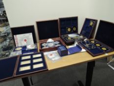 Windsor Mint Medallions and Bars, Ten 1/200 Gold Monarchs of the British Empire, Six Bank Note Bars,