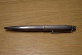 A Montblanc Meisterstuck Solitaire ballpoint pen (EY1017247) in Silver stamped Ag925