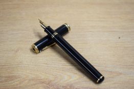 A Sheaffer Connaisseur converter fill fountain pen in Black having Sheaffer 18K 750 made in USA