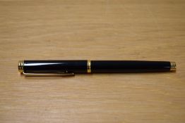A Waterman Gentleman cartridge converter fountain pen in Black Laque having Waterman Ideal Paris 18k