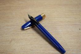 A Sheaffer Imperial cartridge Converter fill fountain pen in dark blue having Sheaffer 23ct