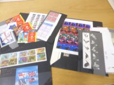 GREAT BRITAIN - COLLECTION OF UNMOUNTED MINT NVI'S - FACE £380+ Folder with various part sheets,