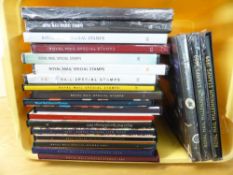 GB 1985-2009 ROYAL MAIL YEAR BOOKS COLLECTION IN 21 VOLUMES Royal Mail collection of year books with