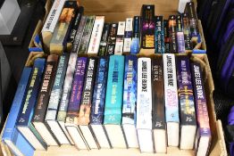 Literature. James Lee Burke. A large selection, both hardback and softback. Mixed editions/