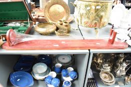 A 20th century glass yard / ale, supported on a wooden mount, L103cm overall