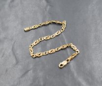 A 9ct gold fancy link bracelet, marked 375, 19cm, 3.8g