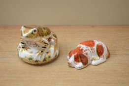 A Royal Crown Derby bone china limited edition Old Imari Frog paperweight with silver coloured