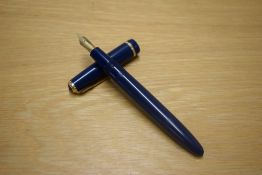 A Parker Duofold Senior aerometric fill fountain pen in Blue with decorative cap band with Parker