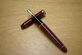 The Buckingham Palace cartridge fill fountain pen in Bed and Black with Iriduim Point Germany nib