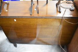 An early 20th Century mahogany gateleg table, width approx. 98cm
