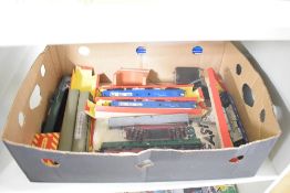 Tri-ang Hornby 00 gauge, Pullman Powered Car W60095, Non Powered Car W60097, Carriages W60745 &