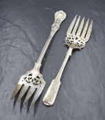 A Victorian silver Queen's pattern fish fork, having a heraldic crest to the handle, with pierced