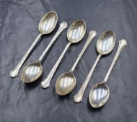 A set of six George VI silver Hanoverian style teaspoons, having thread decoration, marks for