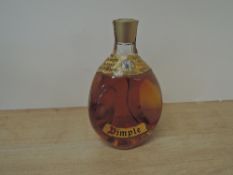 John Haig & Co Dimple De Luxe Blended Scotch Whisky, 1970's, 70 Proof, 26 2/3 Fl Oz, 1 bottle