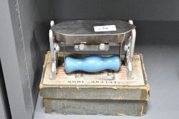A vintage Fuluse iron with original box, impressed pat No 50800, L14cm