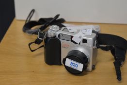 An Olympus C-2000 Z Digital Camera, Olympus AF Zoom lens 6.5-19.5mm, f2-2.8.