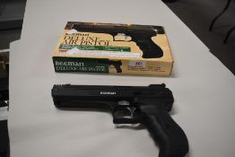 A Beeman deluxe air pistol model 2004E .177 calibre in original box
