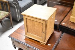 A vintage golden oak collectors/specimen/jewellery chest, approx 32 x 28 x 28cm