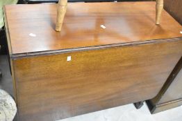 An early 20th Century mahogany gateleg table, width approx. 98cm