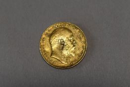 Gold Sovereign Edward VII 1907 Royal Mint, 7.84g (ex mount)