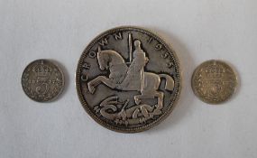 George V 1935 Jubilee Crown incuse lettering on edge, Two George V 1917 Silver Threepences (3)