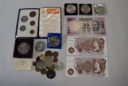 Two Bank of England Ten Shillings Series C Bank notes, Bank of India Fifty Rupee Bank note,