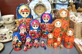 A quantity of Russian nesting dolls, largest h27cm