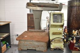 A 20th century Avery Berkel electrical weighing scale, h41cm sold together with another weighing