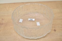 A circular glass bowl having textured pattern, h19.5cm