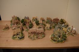A selection of twenty eight Liliput Lane models to include 'Shades of Summer', 'Heaven Lea Cottage',